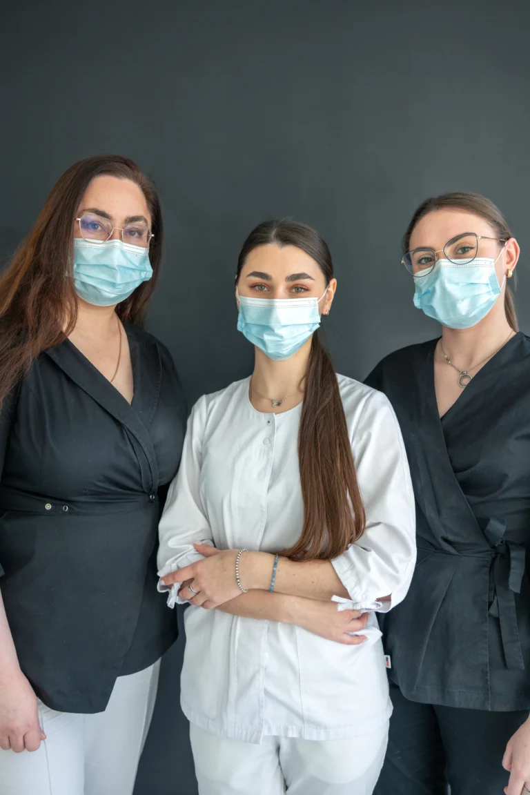 attractive-women-dentists-masks-dentistry-concept-portrait-happy-women (1)